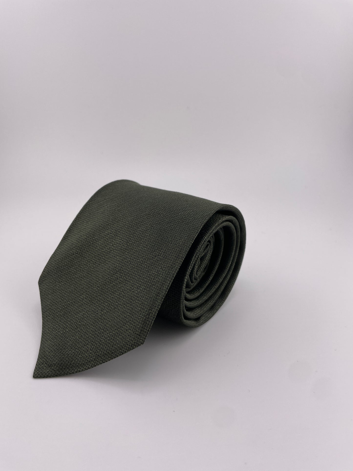 4/H MEN'S TIE - FUSED #4221F-F