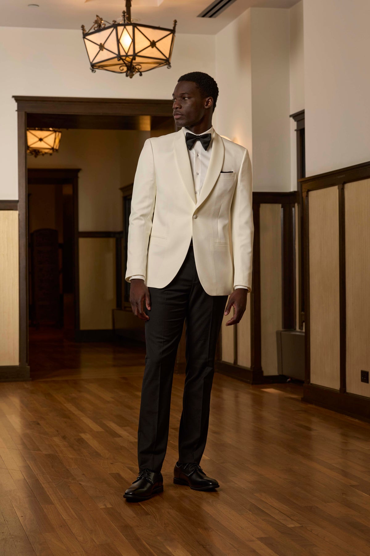 Bond - Men’s Ike Behar 1 Button Self Shawl Dinner Jacket in Ivory #8132C