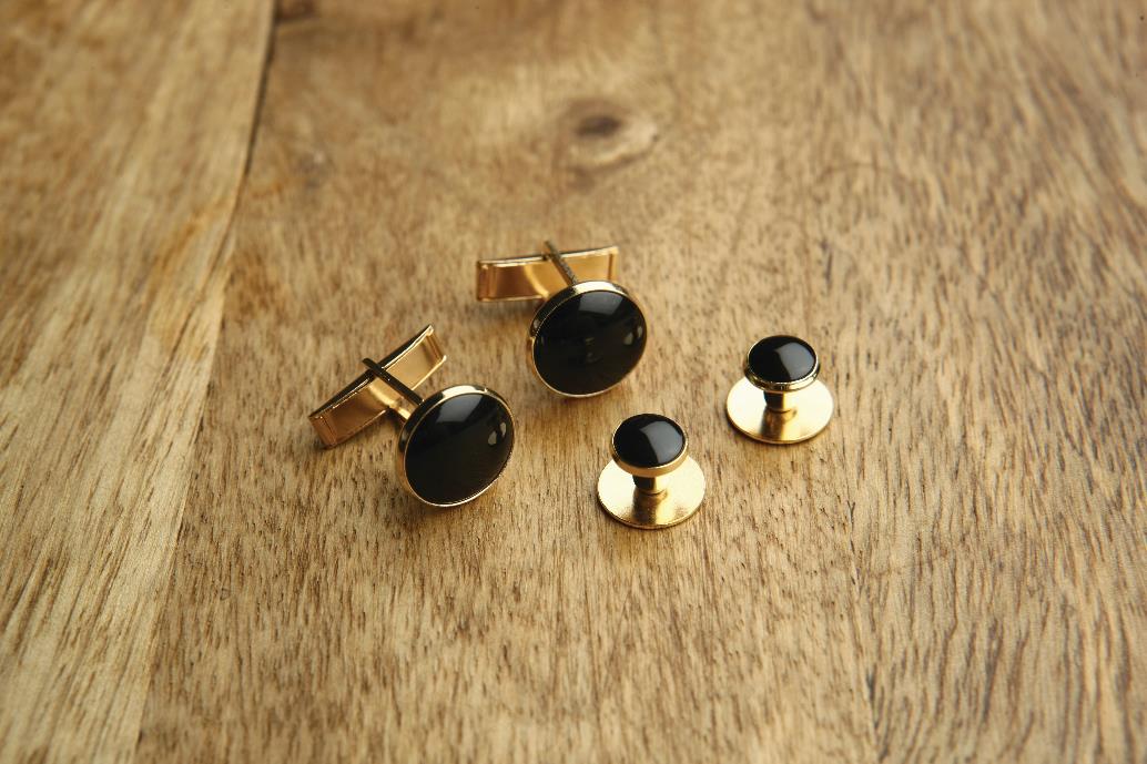 GOLD CUFFLINK